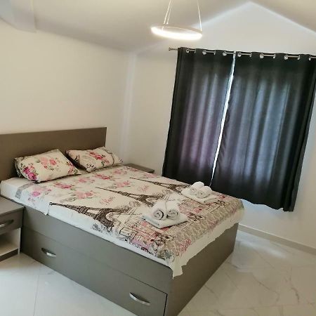 Apartments Olga Тиват Екстер'єр фото